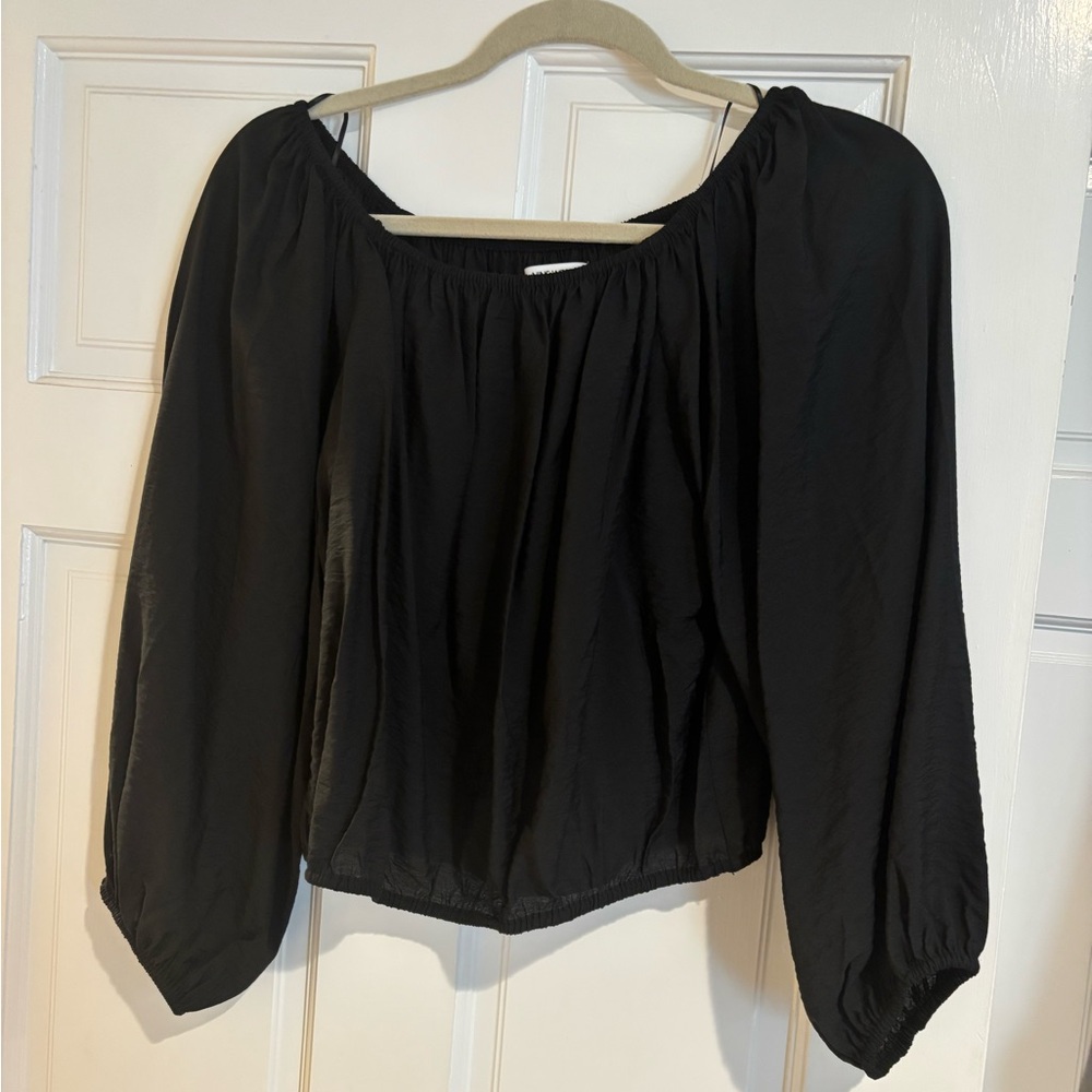 Nine West black cropped top M